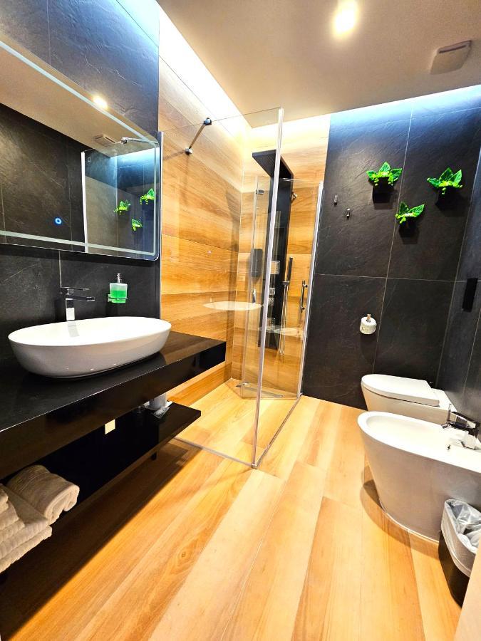 Trilogy Prestige - Central Premium Suites Lecce Extérieur photo