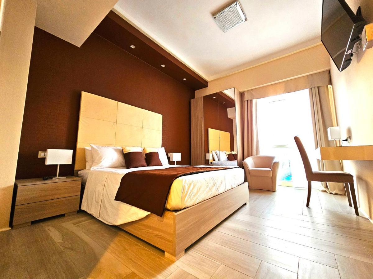 Trilogy Prestige - Central Premium Suites Lecce Extérieur photo